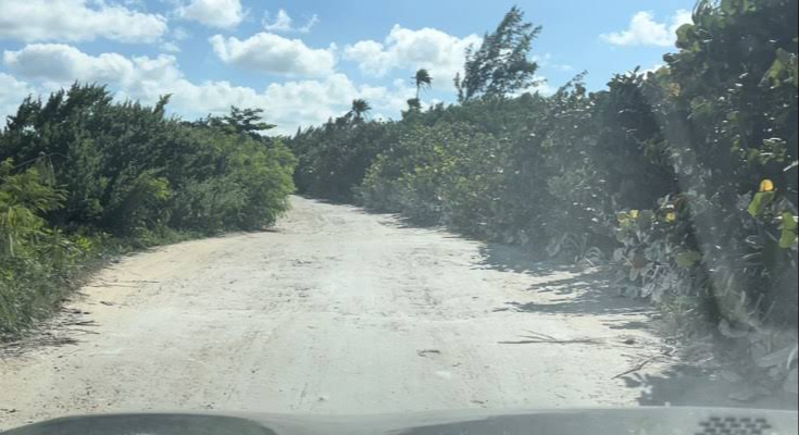 El alcalde seguirá insistiendo por mejorar las condiciones de la carretera. El alcalde seguirá insistiendo por mejorar las condiciones de la carretera.