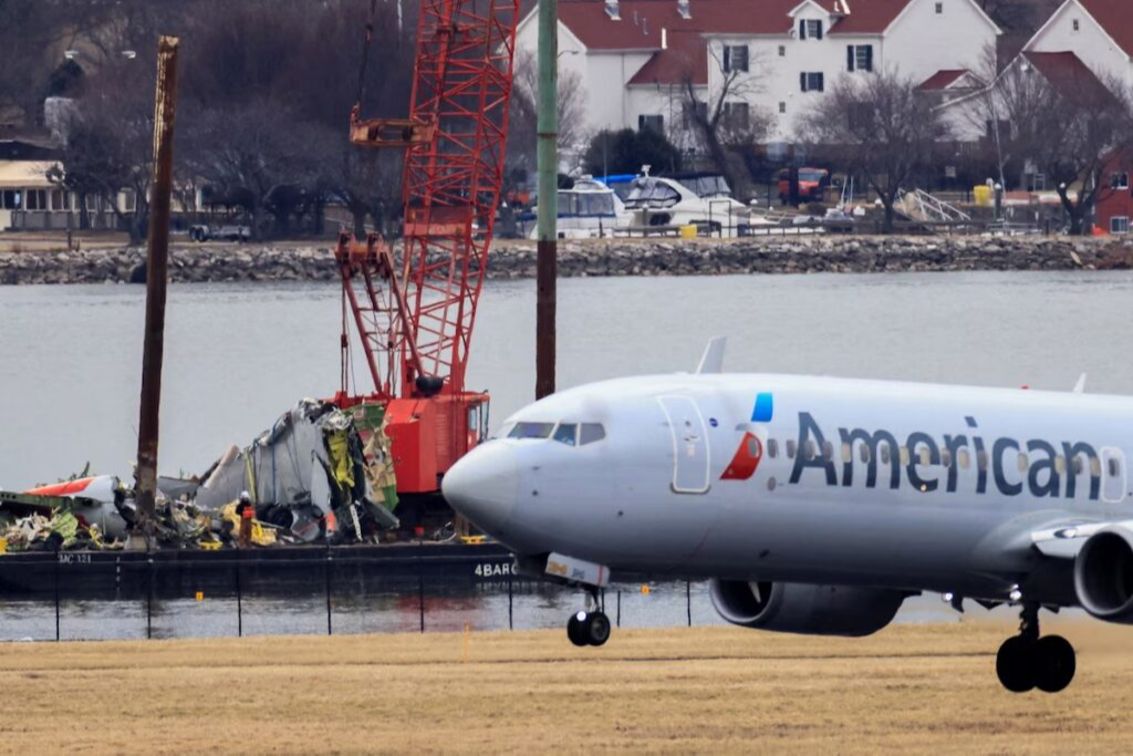 Avión de American Airlines desviado a Roma por amenaza de bomba