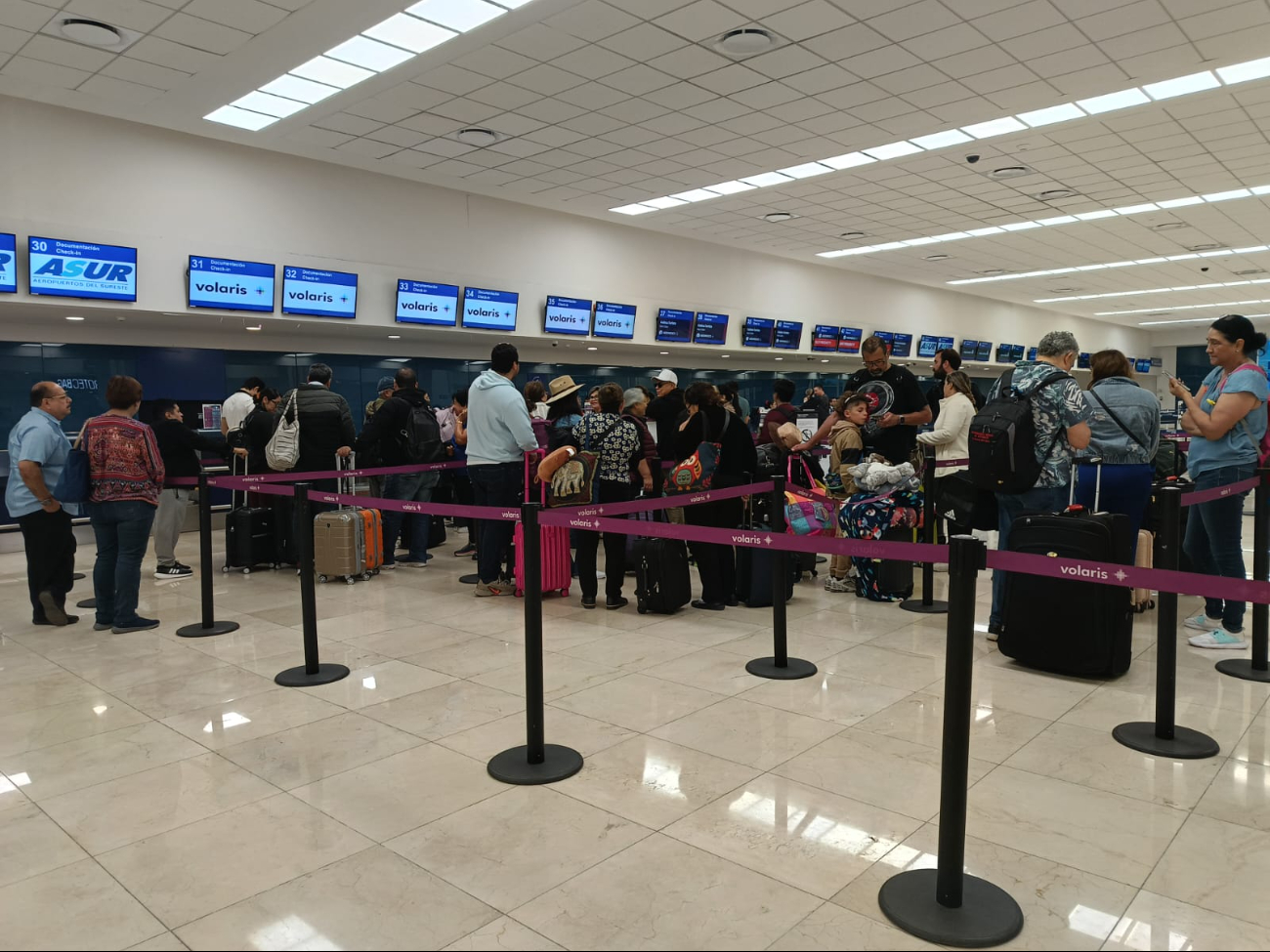 El aeropuerto de Mérida registra buena afluencia de pasajeros El aeropuerto de Mérida registra buena afluencia de pasajeros