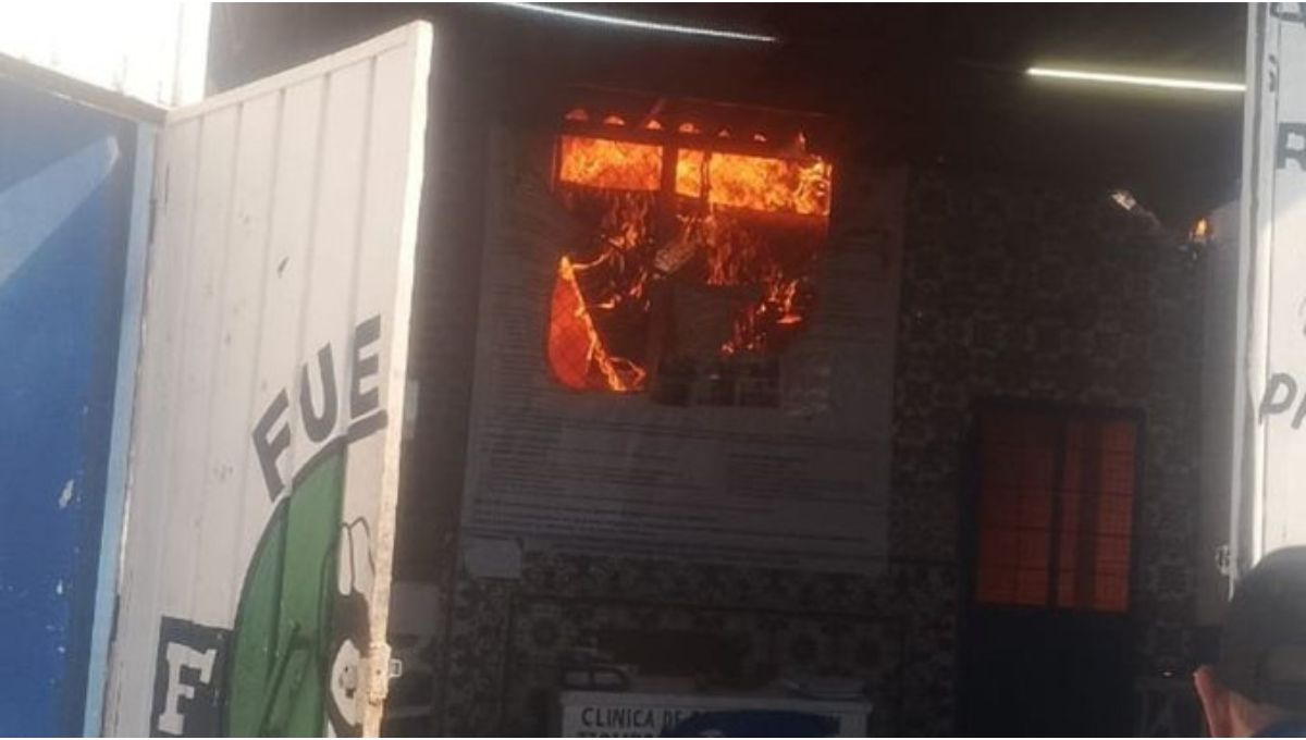 El Heroico Cuerpo de Bomberos de la Ciudad de México acudió de inmediato al lugar y logró rescatar a 11 personas El Heroico Cuerpo de Bomberos de la Ciudad de México acudió de inmediato al lugar y logró rescatar a 11 personas