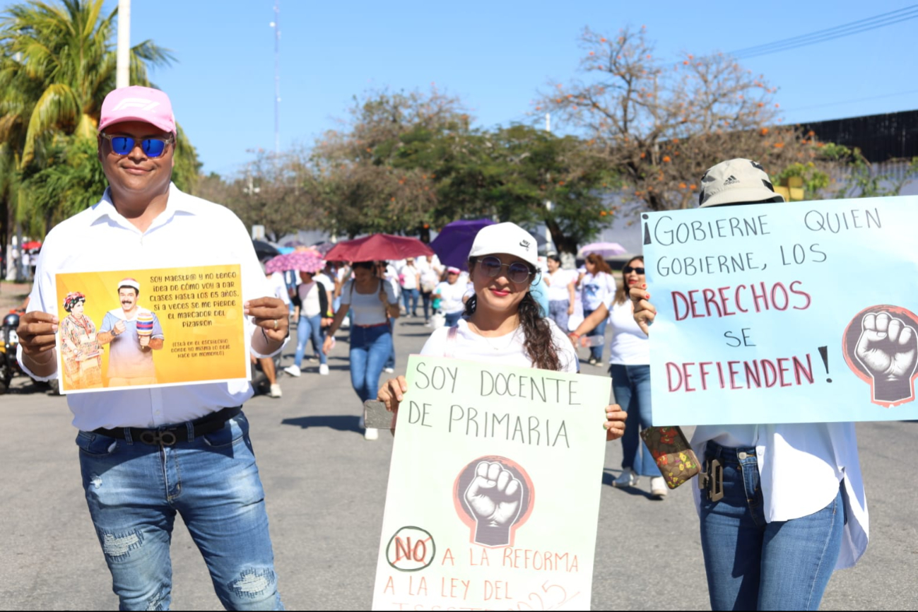 Los manifestantes protestaron contra la reforma que impactará los sueldos de los trabajadores. Los manifestantes protestaron contra la reforma que impactará los sueldos de los trabajadores.