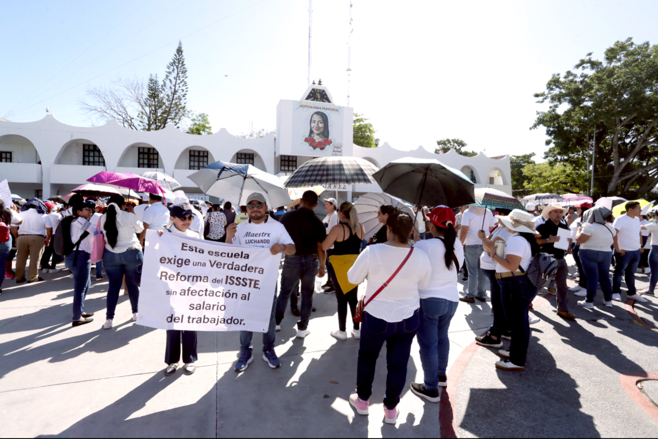 En Benito Juárez, más de 2 mil docentes externaron su indignación por la iniciativa En Benito Juárez, más de 2 mil docentes externaron su indignación por la iniciativa