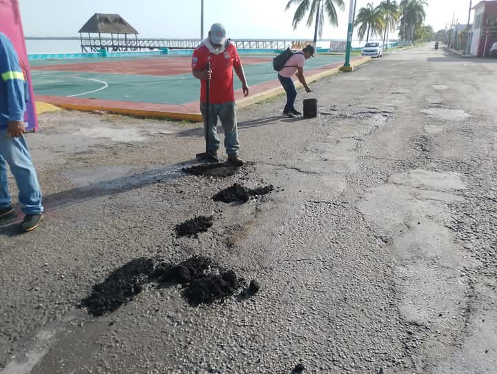 Autoridad sólo “maquilla” los baches Autoridad sólo “maquilla” los baches