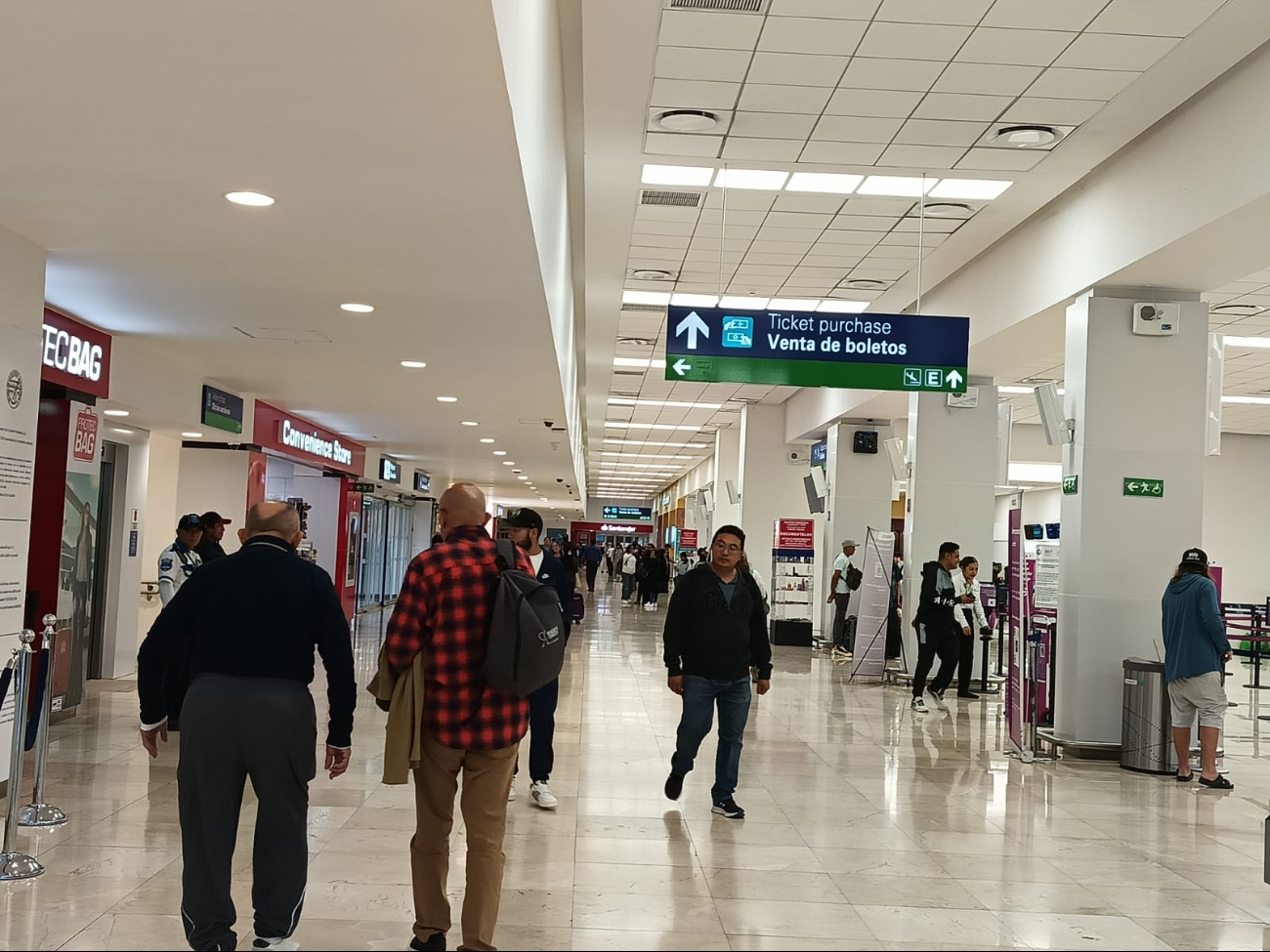 Volaris retrasa casi tres horas el vuelo de CDMX a Mérida
