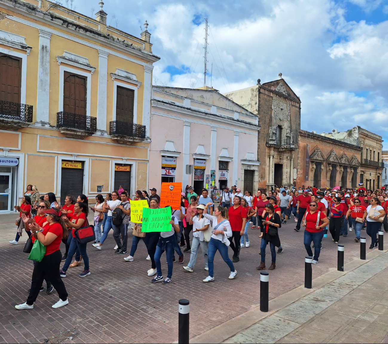 Los maestros confían que el Gobierno de Yucatán los apoye Los maestros confían que el Gobierno de Yucatán los apoye