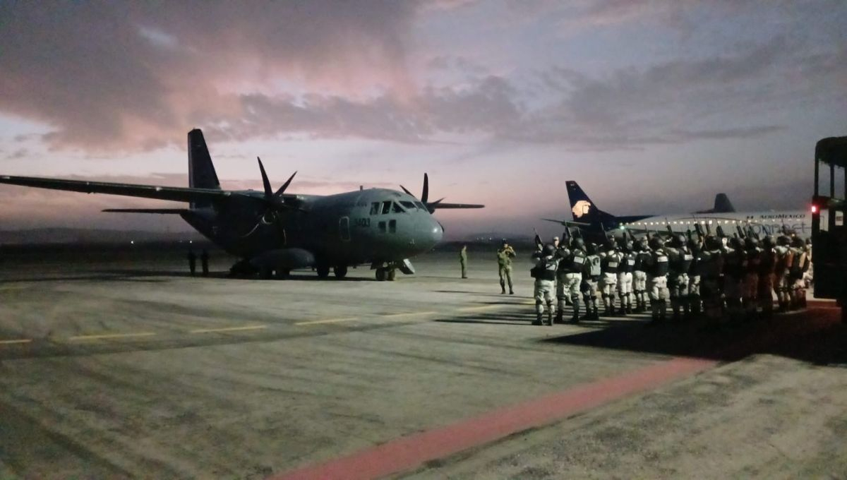 Desde el Campo Militar No. 1-A en Ciudad de México, 2 mil 700 efectivos del Ejército Mexicano partieron por tierra a diferentes ciudades fronterizas Desde el Campo Militar No. 1-A en Ciudad de México, 2 mil 700 efectivos del Ejército Mexicano partieron por tierra a diferentes ciudades fronterizas