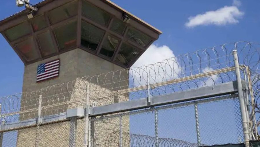 Desde su creación en 2002 el Centro de Detención de Guantánamo, ha albergado a sospechosos de terrorismo Desde su creación en 2002 el Centro de Detención de Guantánamo, ha albergado a sospechosos de terrorismo