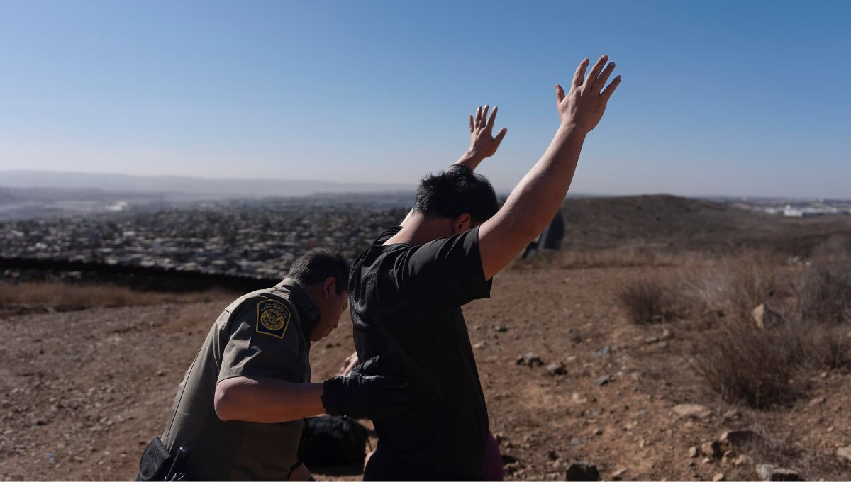 Estados Unidos envía primer vuelo con migrantes detenidos a Guantánamo