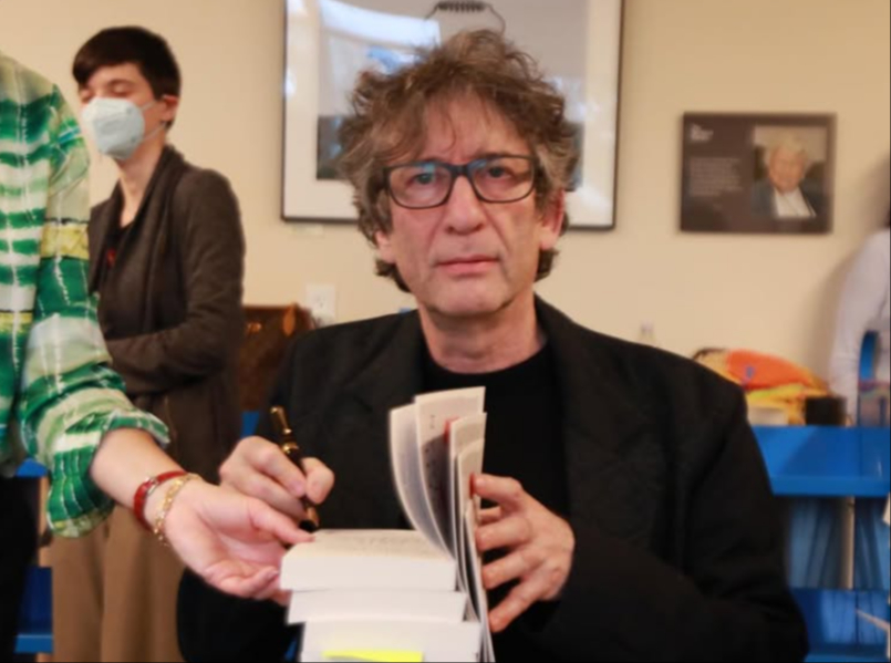 Neil Gaiman es demandado por agresión sexual, su esposa también es demandada Neil Gaiman es demandado por agresión sexual, su esposa también es demandada