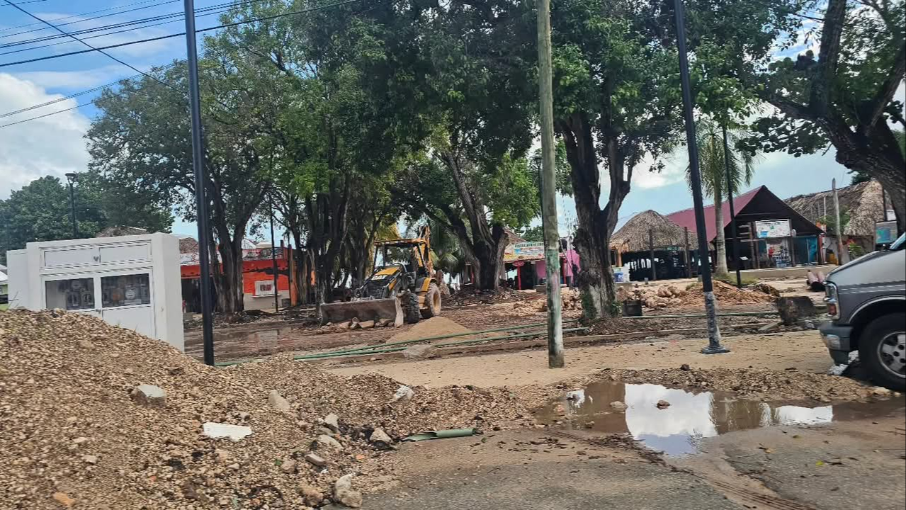A pesar de haber iniciado, no hay señales de avance en la obra. A pesar de haber iniciado, no hay señales de avance en la obra.