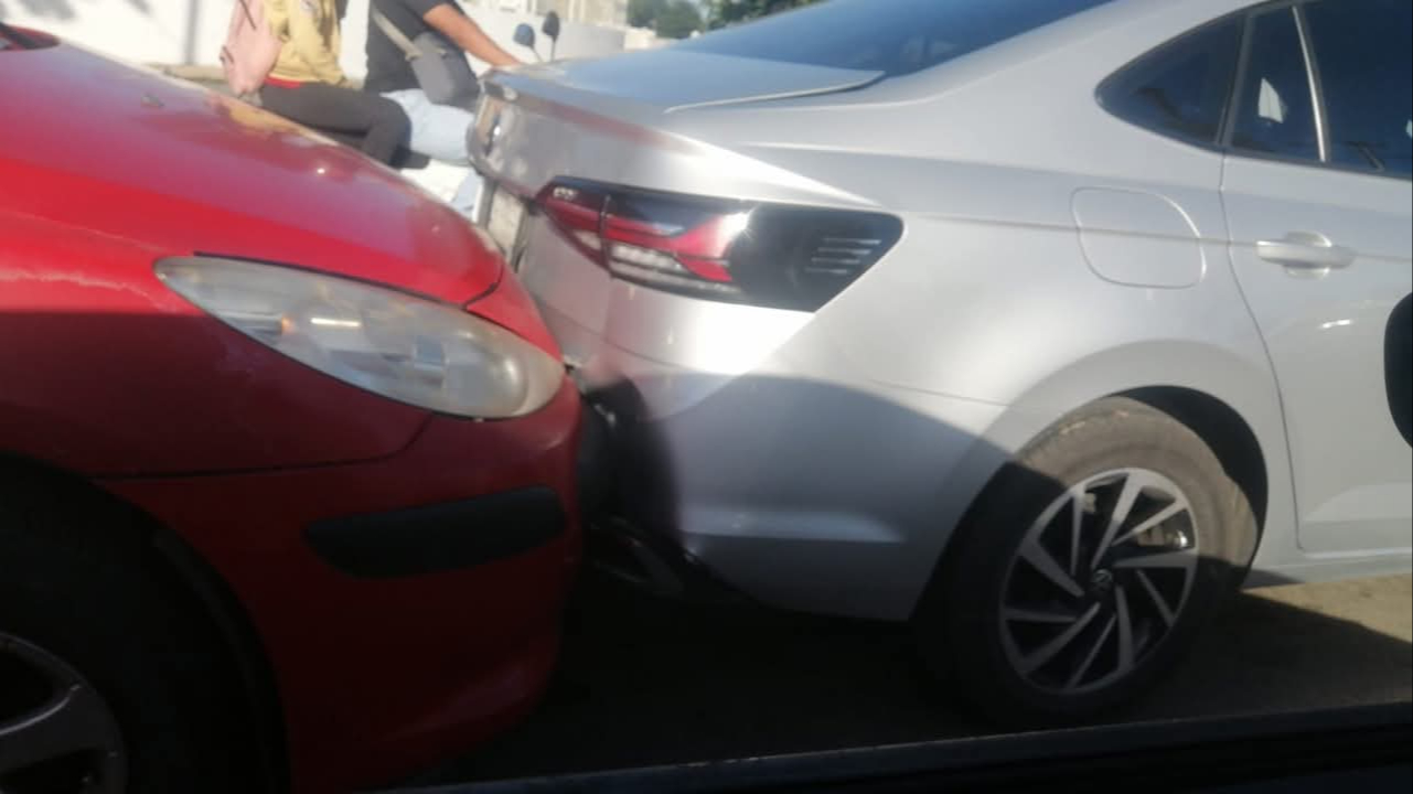 Falta de semáforos en Chetumal provoca choque por alcance entre vehículos