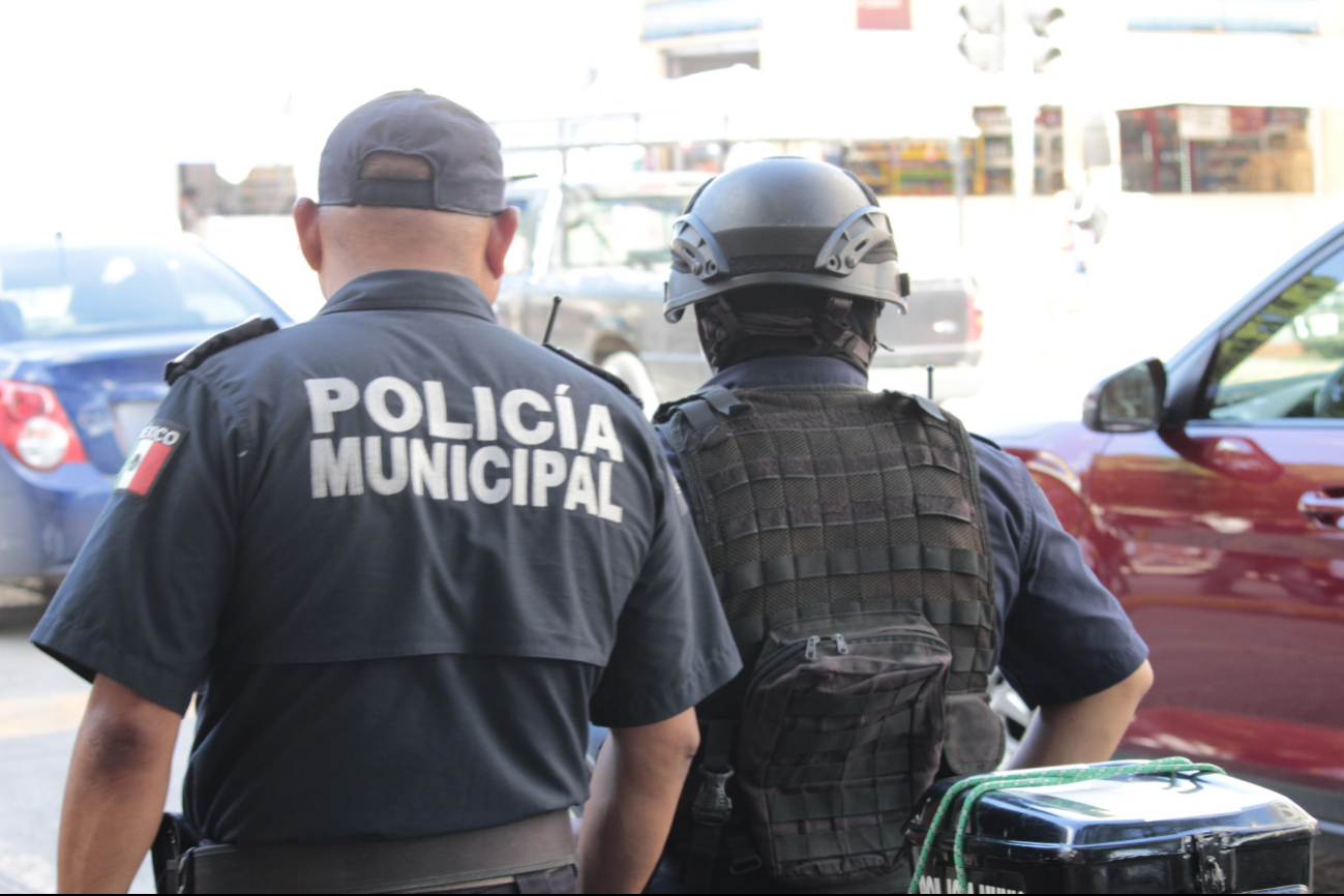   Detienen a un hombre por armar escándalo en un camión en Mérida; mordió a un policía  