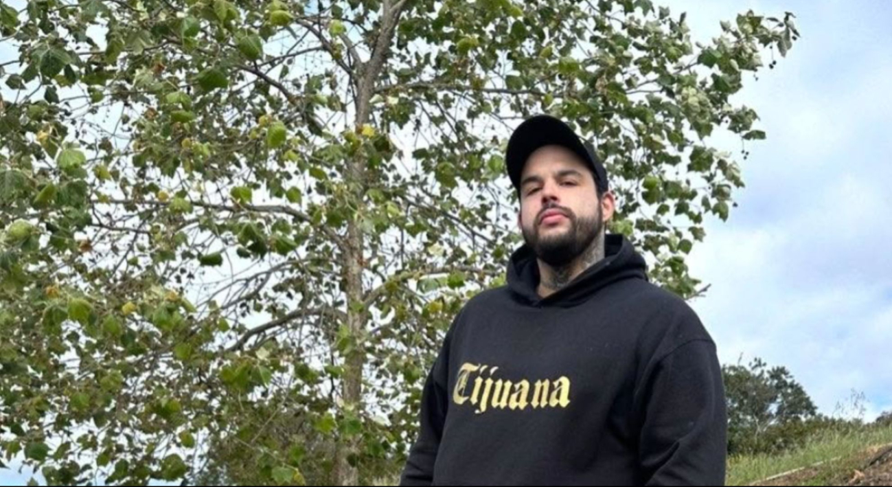 Emiliano Aguilar rompe el silencio y se lanza en contra de Grupo Frontera por supuesto apoyo a Trump