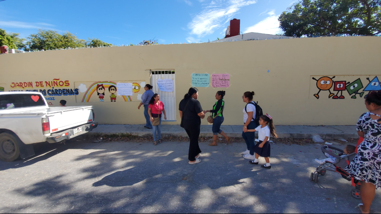 Los padres exigen la destitución de la directora y acusan falta de gestión Los padres exigen la destitución de la directora y acusan falta de gestión