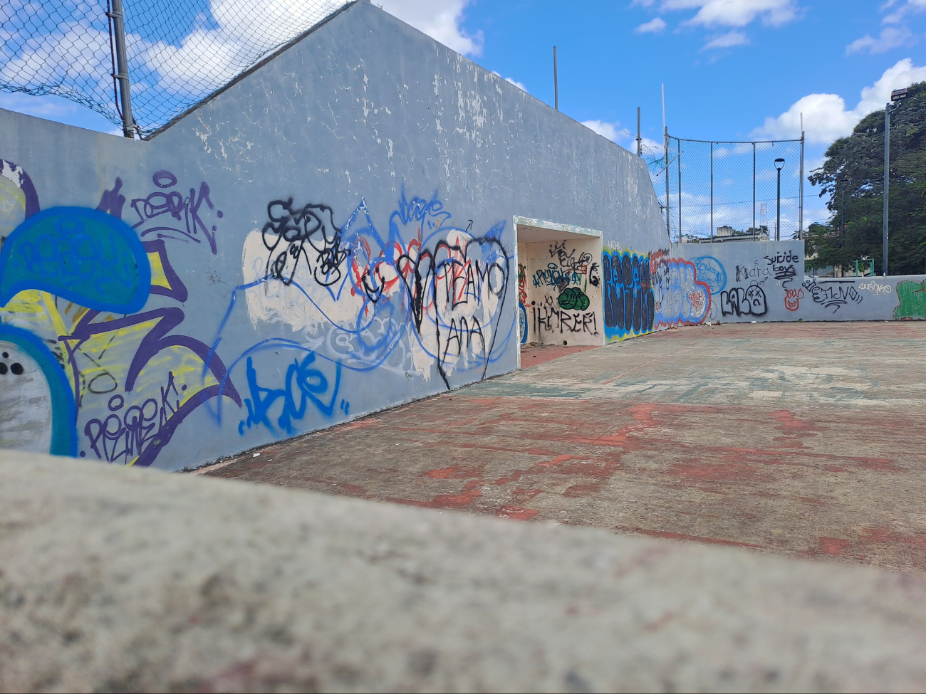 “Mala imagen e inseguridad": Canchas deportivas de Cancún en mal estado preocupan a familias 