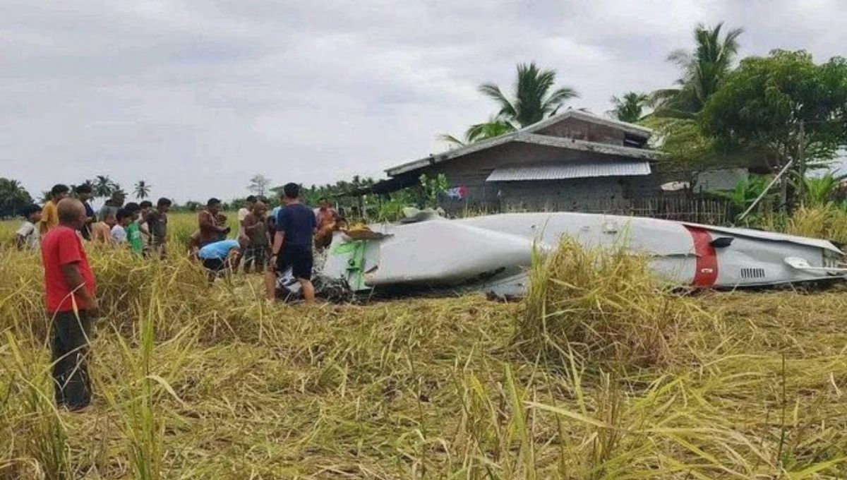 Avión contratado por Estados Unidos se estrella en Filipinas; mueren cuatro personas