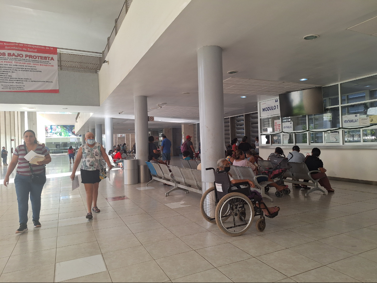 Sindicalizados del Hospital de Alta Especialidad en Mérida trabajan bajo protesta para exigir  insumos y pago de salarios atrasados