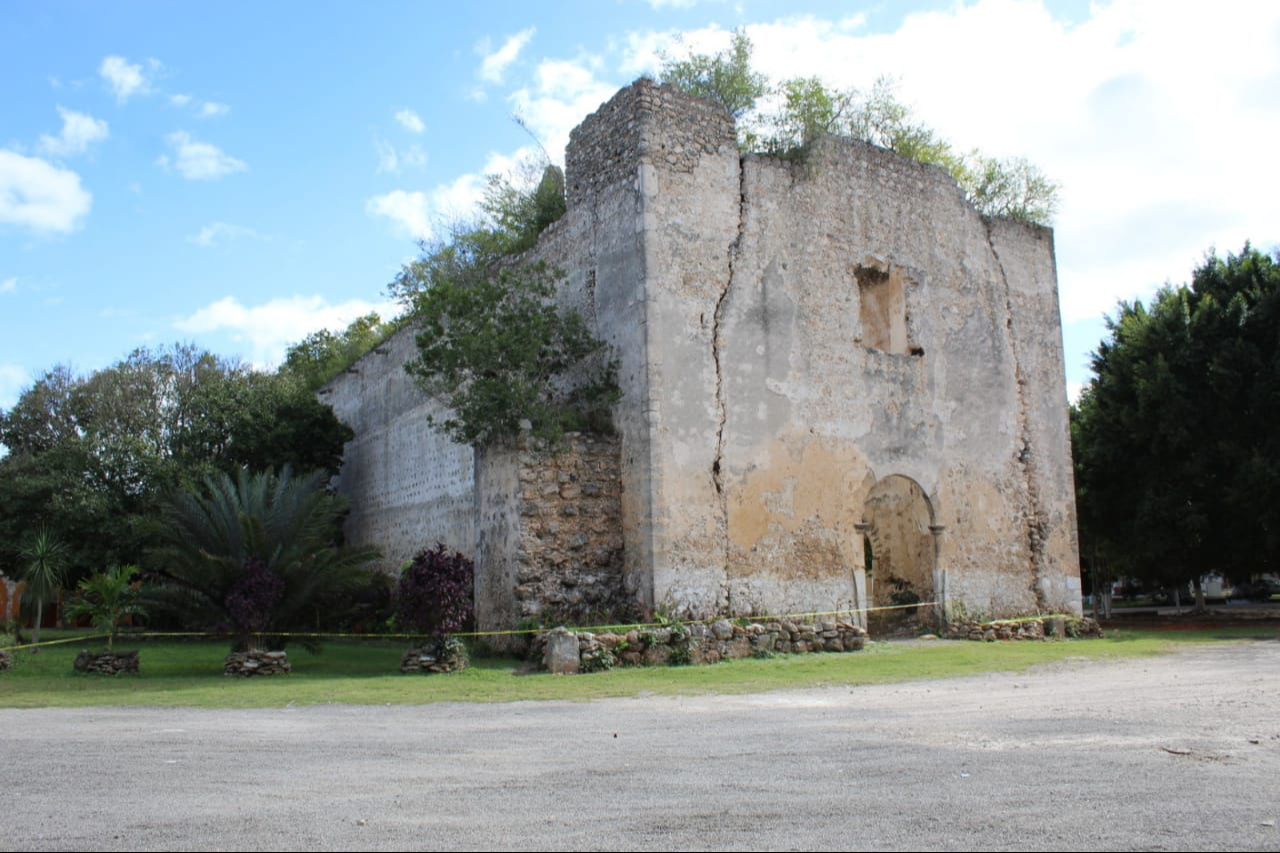 Las viejas capillas siempre son un atractivo para los paseantes. Las viejas capillas siempre son un atractivo para los paseantes.