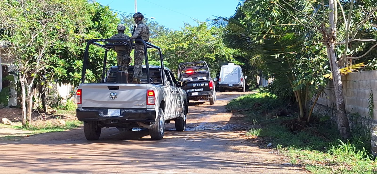 Pese a la localización de los cuerpos, las autoridades permanecieron en el lugar para continuar con las búsquedas Pese a la localización de los cuerpos, las autoridades permanecieron en el lugar para continuar con las búsquedas