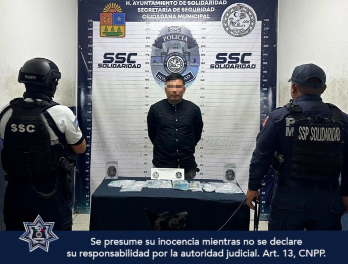 Individuo fue confiscado de múltiples dosis de posibles narcóticos. Individuo fue confiscado de múltiples dosis de posibles narcóticos.