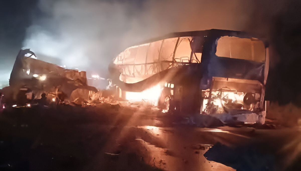 Tragedia en Escárcega: Choque entre tráiler y autobús deja múltiples muertos; iban rumbo a Tabasco