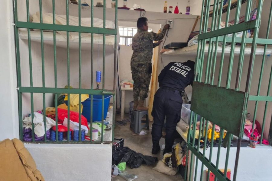 Realizan cateo en Penal de Cozumel y aseguran juguetes para adultos