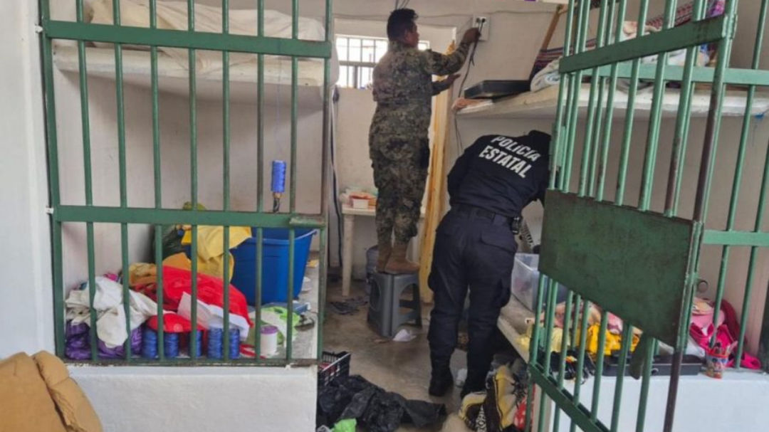 Se decomisaron artículos como refrigeradores, cigarrillos, altavoces, marihuana y una pistola de juguete, entre otros