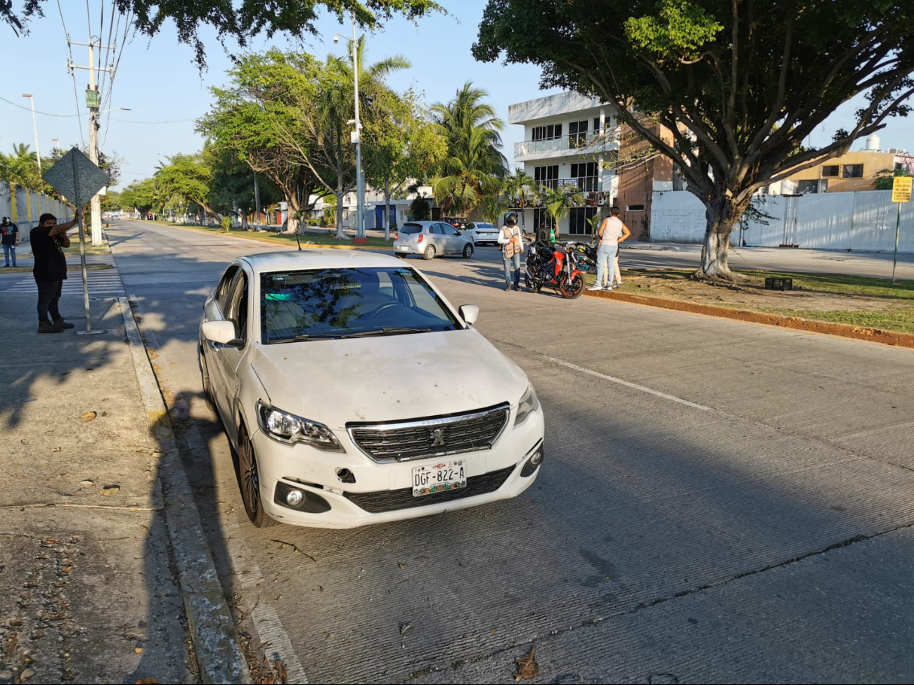 Impacto de moto y vehículo sobre la avenida Concordia Impacto de moto y vehículo sobre la avenida Concordia