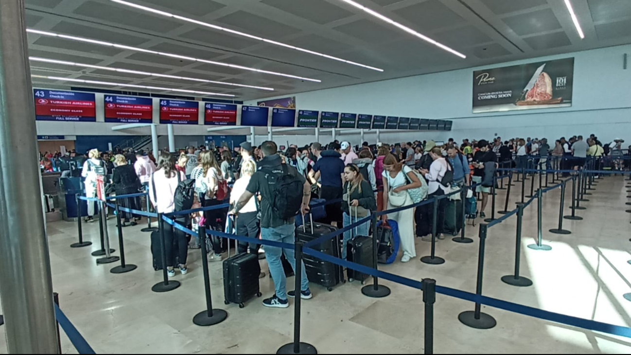 La afluencia de pasajeros es en su mayoría internacionales La afluencia de pasajeros es en su mayoría internacionales