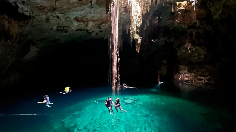 Los cenotes de Homún y Cuzamá integran el sistema de cuevas inundadas más grande del planeta Los cenotes de Homún y Cuzamá integran el sistema de cuevas inundadas más grande del planeta