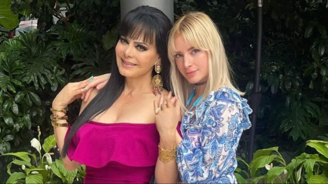 Maribel Guardia entrega a José Julián con su mamá Imelda Tuñón Maribel Guardia entrega a José Julián con su mamá Imelda Tuñón