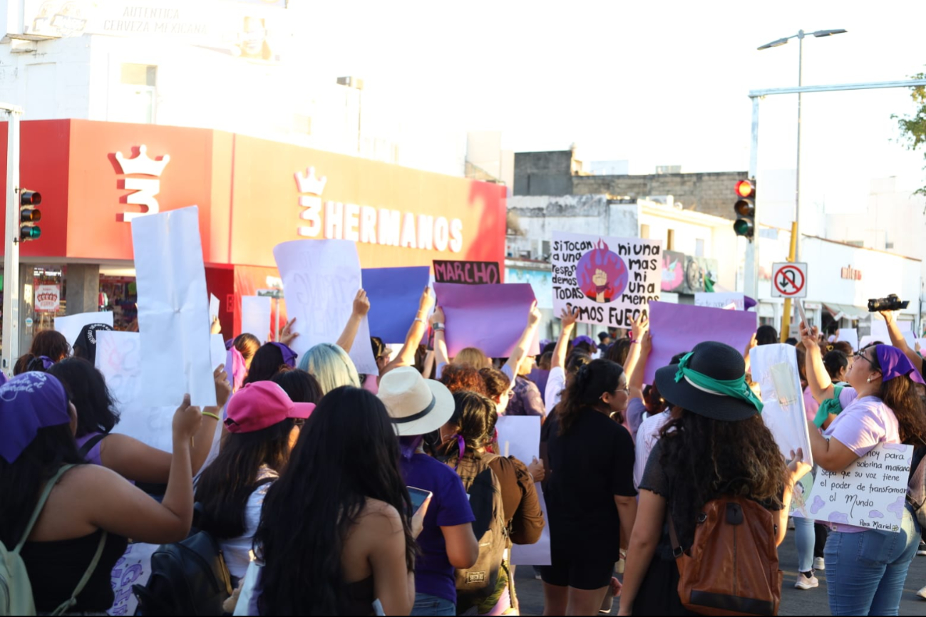 El colectivo contó 45 feminicidios contra adultas y adolescentes y 2 feminicidios infantiles El colectivo contó 45 feminicidios contra adultas y adolescentes y 2 feminicidios infantiles