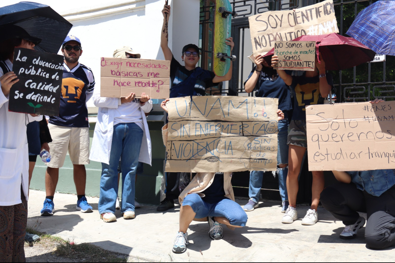 Estudiantes de la ENES Mérida continúan con su paro estudiantil Estudiantes de la ENES Mérida continúan con su paro estudiantil