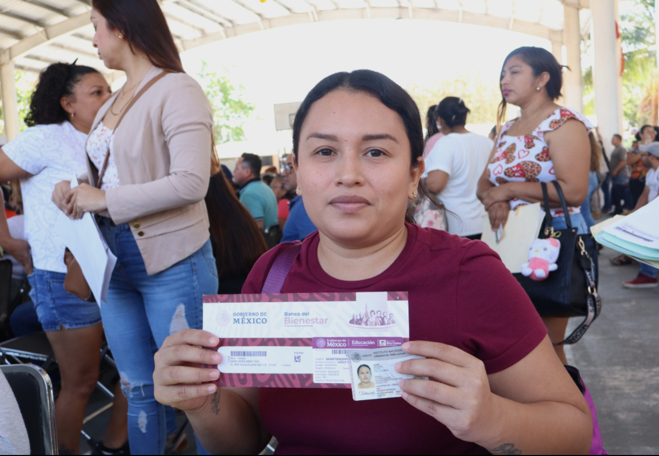 La entrega de tarjetas se realizó en la Escuela Secundaria Técnica Número 66 de Mérida La entrega de tarjetas se realizó en la Escuela Secundaria Técnica Número 66 de Mérida