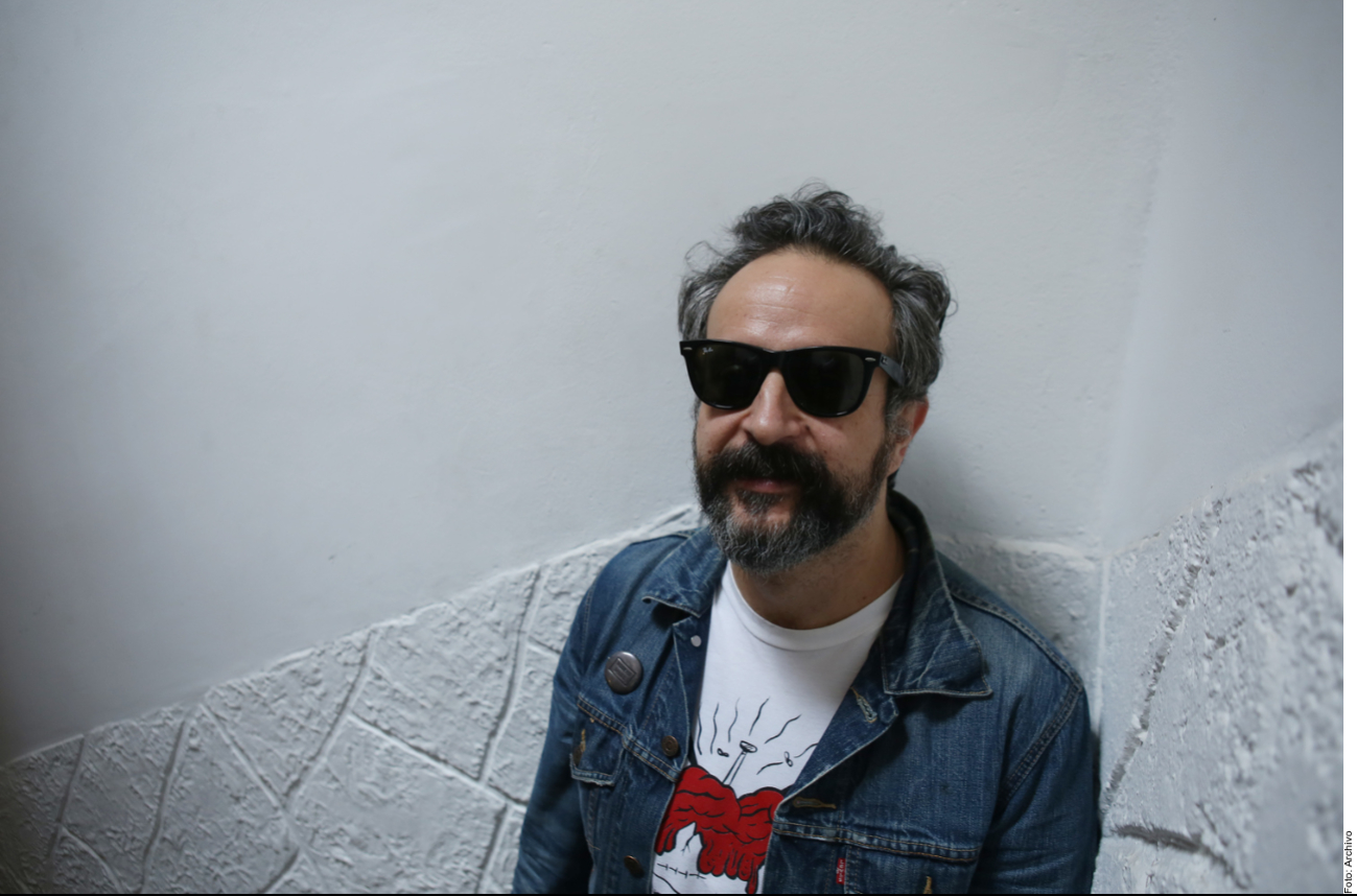 ¿Por qué Jay de la Cueva sustituirá a Tito Fuentes de Molotov en el Vive Latino?  