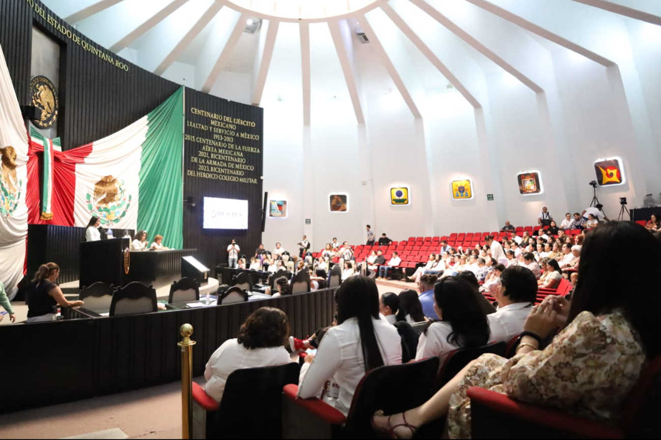 Distintas peticiones fueron realizadas durante la asamblea que consideran no cubiertas ante las mujeres. Distintas peticiones fueron realizadas durante la asamblea que consideran no cubiertas ante las mujeres.