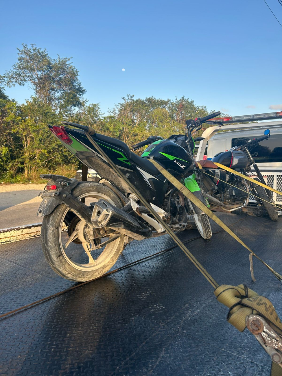 El motociclista manejaba con un menor de edad, a quien puso en riesgo al darse la fuga El motociclista manejaba con un menor de edad, a quien puso en riesgo al darse la fuga