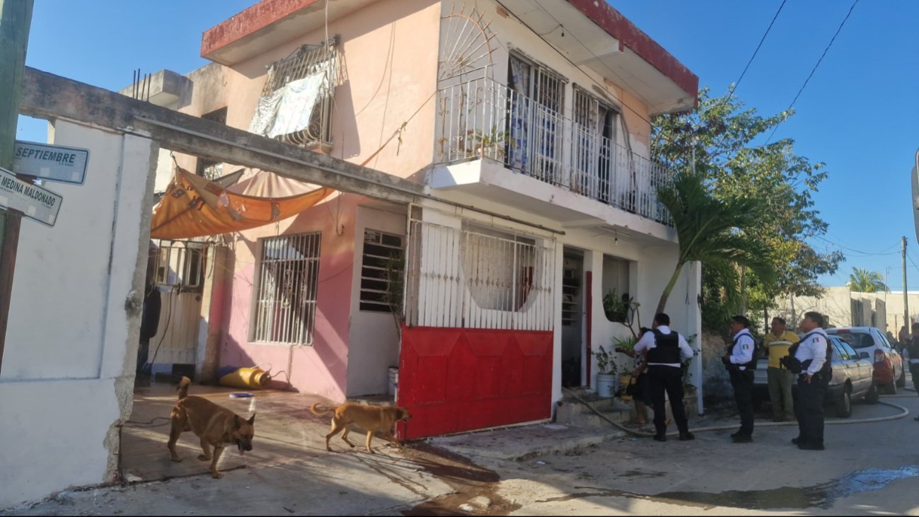 Después de 15 minutos, los bomberos con mil litros de agua controlaron el siniestro Después de 15 minutos, los bomberos con mil litros de agua controlaron el siniestro