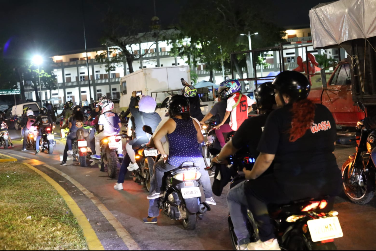Motociclistas realizan mega rodada contra la “Ley Chaleco” Motociclistas realizan mega rodada contra la “Ley Chaleco”