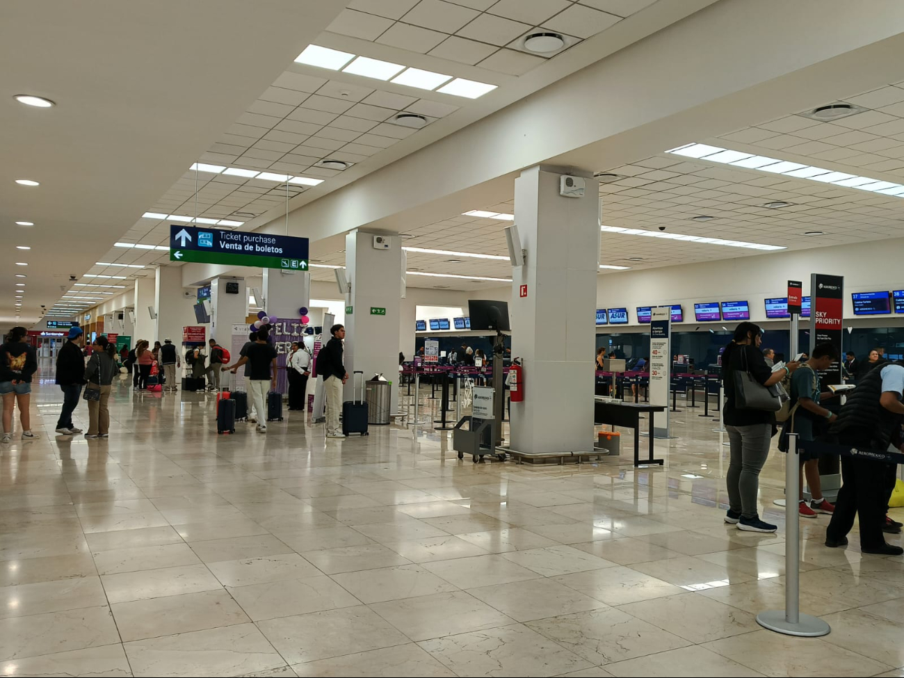 La afluencia de pasajeros en el aeropuerto de Mérida se mantiene regular La afluencia de pasajeros en el aeropuerto de Mérida se mantiene regular