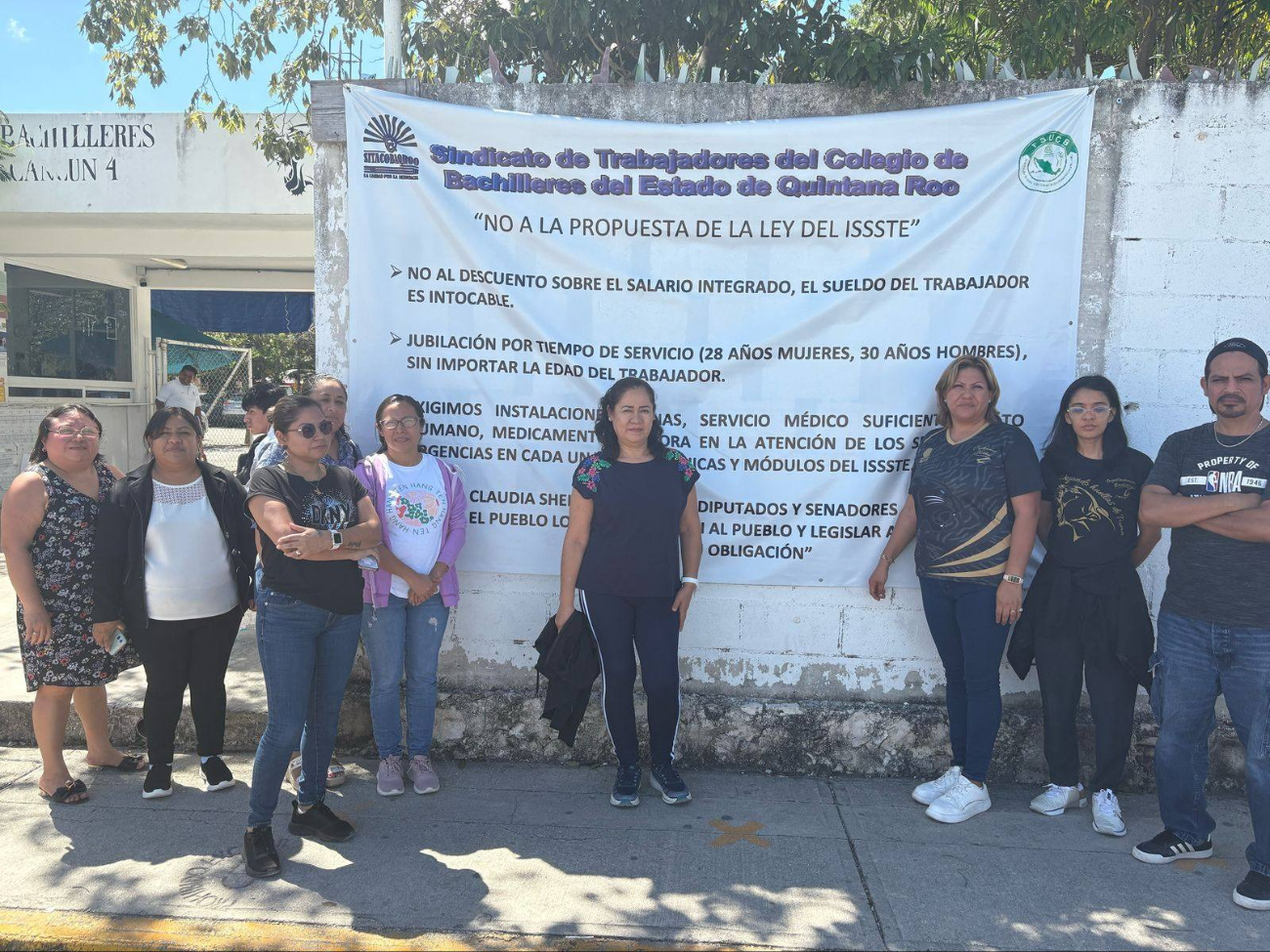 El Sitacobraqroo anunció un paro definitivo a todas las actividades en sus planteles. El Sitacobraqroo anunció un paro definitivo a todas las actividades en sus planteles.