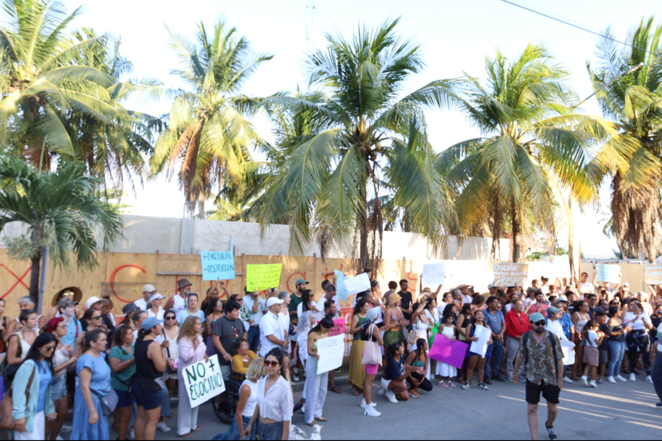 Habitantes se manifestaron para mostrar su inconformidad con la obra de construcción. Habitantes se manifestaron para mostrar su inconformidad con la obra de construcción.