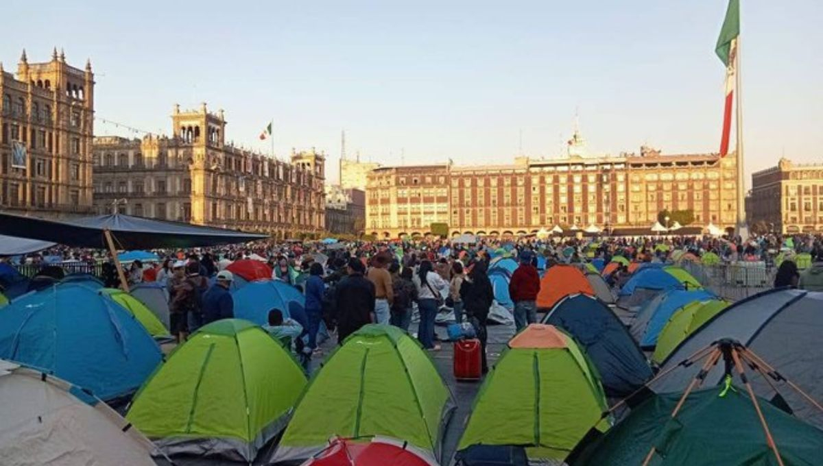 La protesta, que se extenderá hasta el 21 de marzo, forma parte de un paro nacional de 72 horas en rechazo a la Ley del ISSSTE La protesta, que se extenderá hasta el 21 de marzo, forma parte de un paro nacional de 72 horas en rechazo a la Ley del ISSSTE