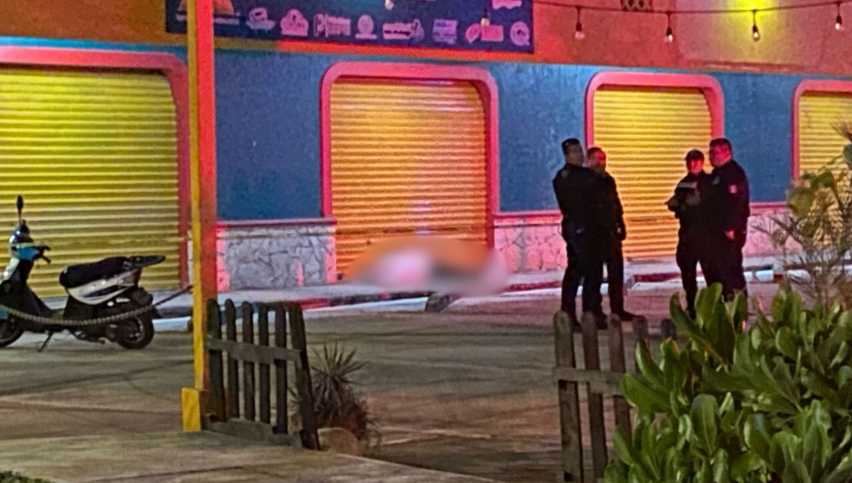 Al confirmar que la víctima ya no contaba con signos vitales, el cuerpo fue llevado a la Semefo Al confirmar que la víctima ya no contaba con signos vitales, el cuerpo fue llevado a la Semefo