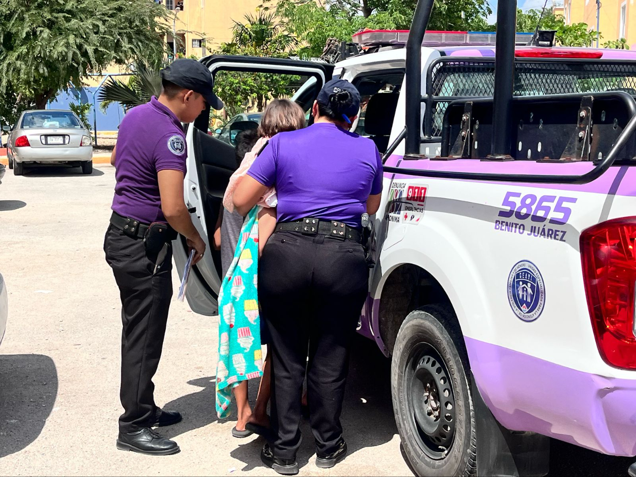 Rescatan a cuatro menores abandonados en una vivienda de Villas Otoch Paraíso de Cancún