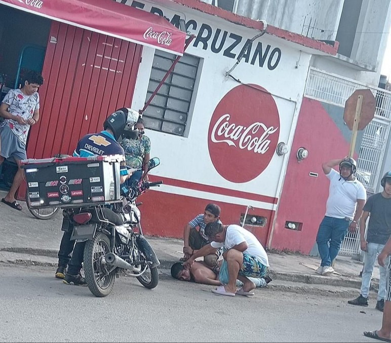 Habitantes de la zona lograron retener al individuo previo a la llegada de las autoridades. Habitantes de la zona lograron retener al individuo previo a la llegada de las autoridades.