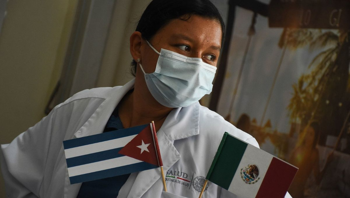 La presidenta Claudia Sheinbaum subrayó que la contratación de médicos cubanos responde a la falta de especialistas en ciertas regiones del país