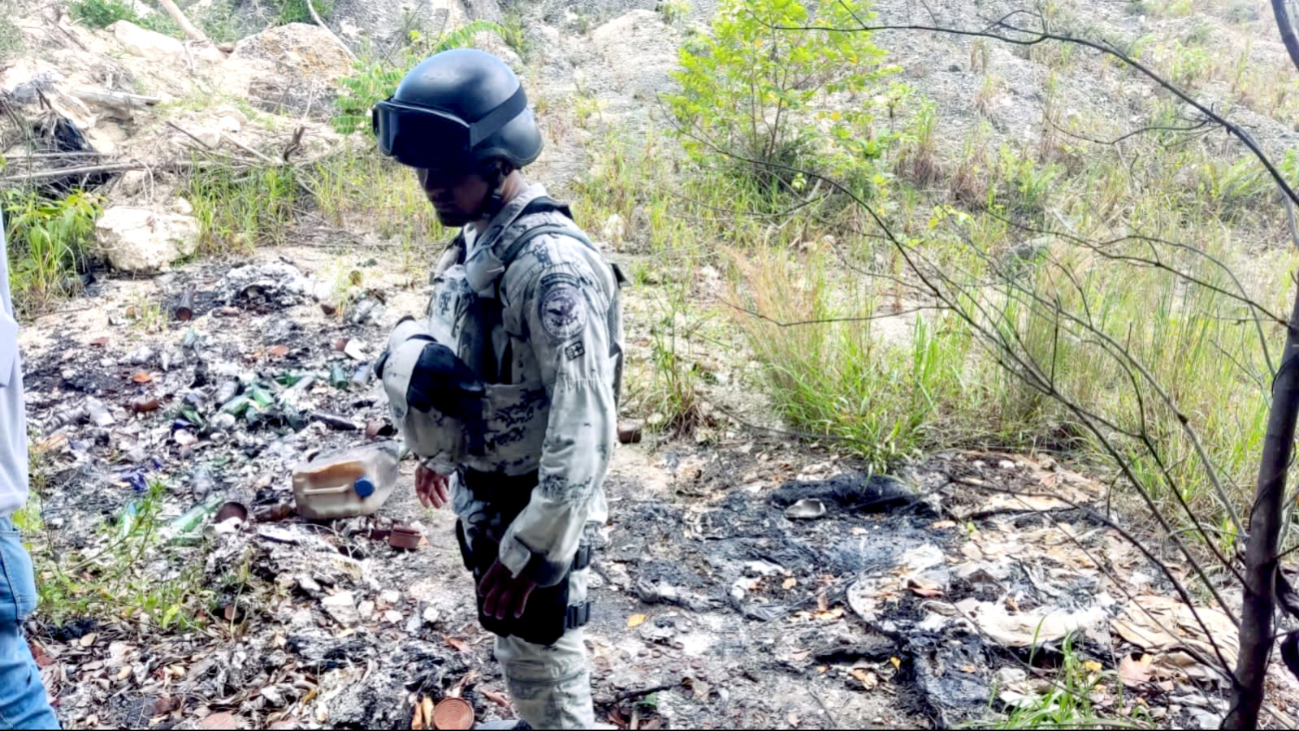 Autoridades inspeccionan un terreno baldío donde se hallaron restos humanos, en Benito Juárez. Autoridades inspeccionan un terreno baldío donde se hallaron restos humanos, en Benito Juárez.