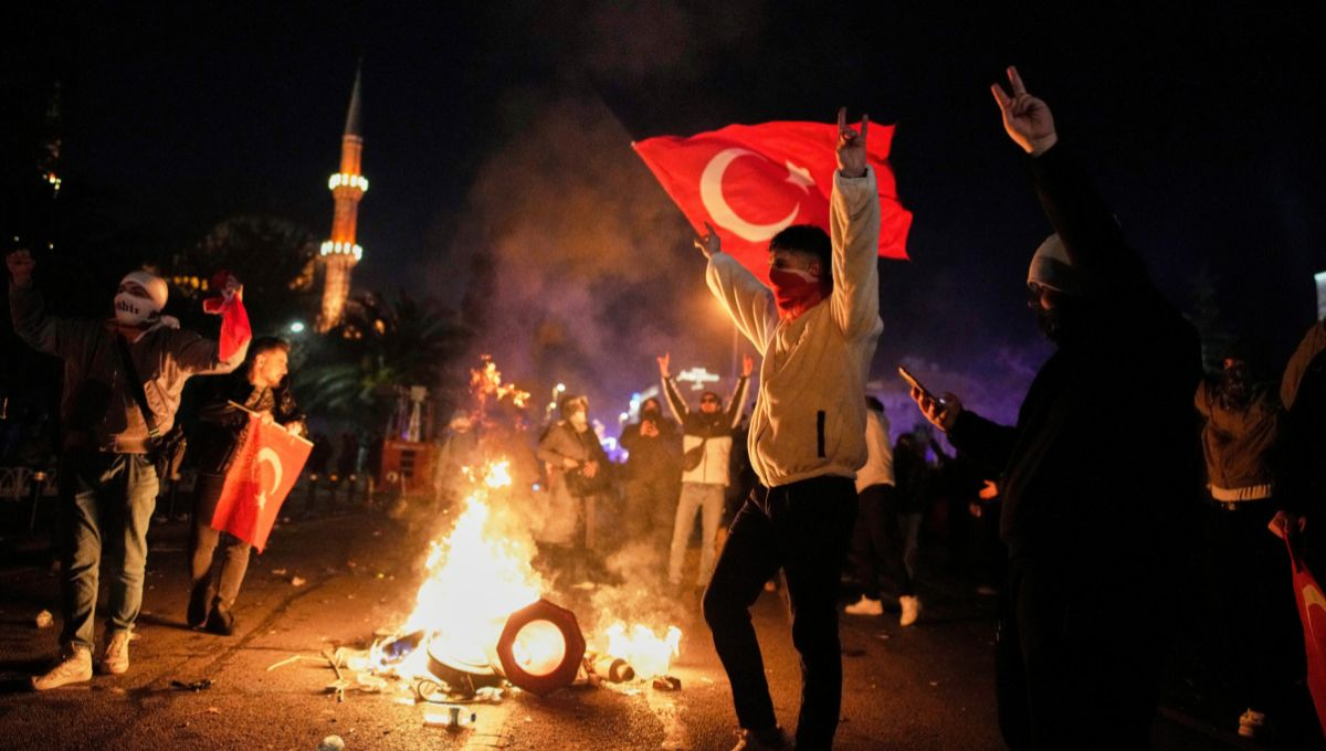 Detención del alcalde de Estambul desata protestas masivas y más de 300 arrestos en Turquía​