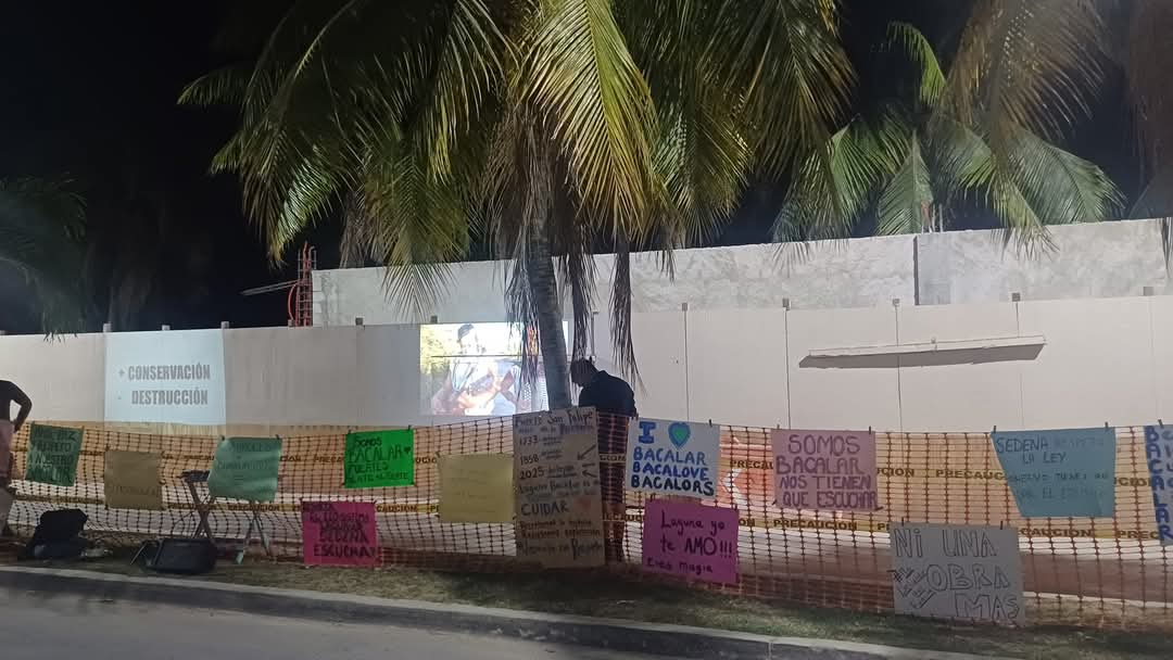 Organización civil de ambientalistas se manifiestan en contra de obra de la Sedena en Bacalar. Organización civil de ambientalistas se manifiestan en contra de obra de la Sedena en Bacalar.